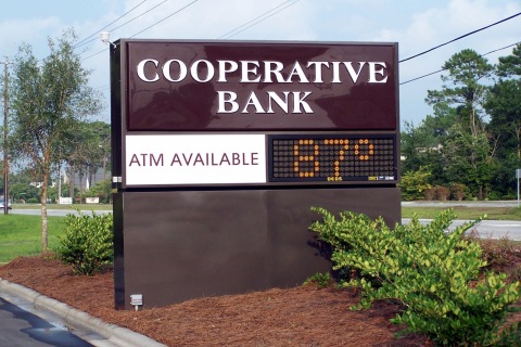 freestanding-signs-coop