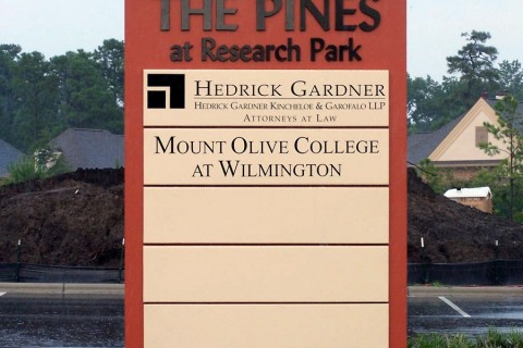 freestanding-signs-the_pines