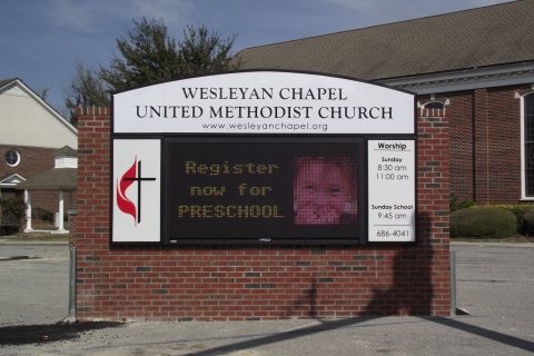 freestanding-signs-weslean-message-board-change-3