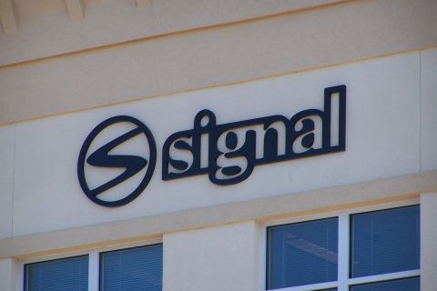 non-illuminated-bldg-signs-636