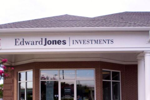 non-illuminated-bldg-signs-ed_jones