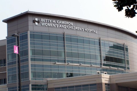 non-illuminated-bldg-signs-nhrmc
